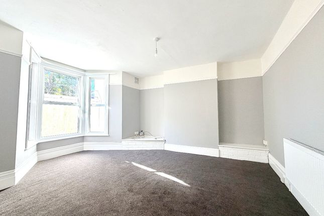 Flat 1, 26 Vicarage Crescent, Margate photo 4