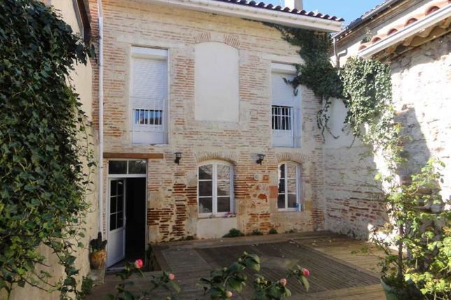 Thumbnail Property for sale in Agen, Aquitaine, 47000, France
