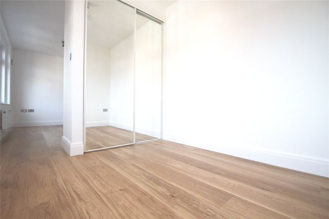 Flat to rent in Upper Richmond Road West, East Sheen