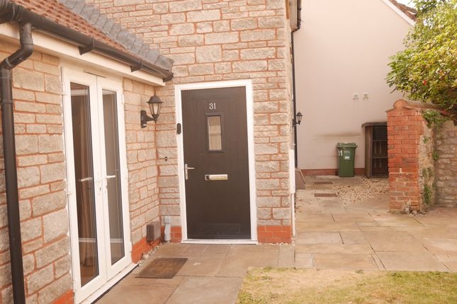 3-bed house on Farm Close, St Georges Weston super Mare North Somerset, £1,350/mo