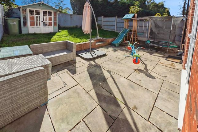 8, Charles Bowden Place, Haslington photo 2