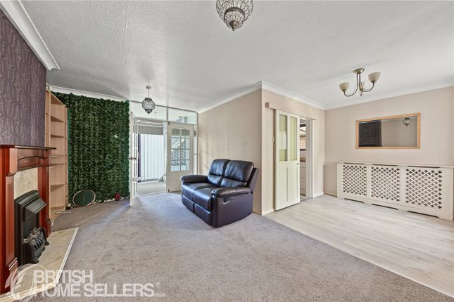 Parkside Crescent, Stoke-on-Trent photo 4