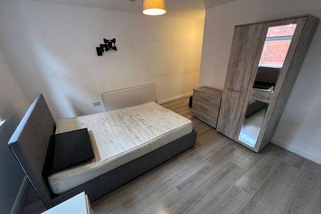 Room 2, 10B, Borough Road, St Helens photo 2