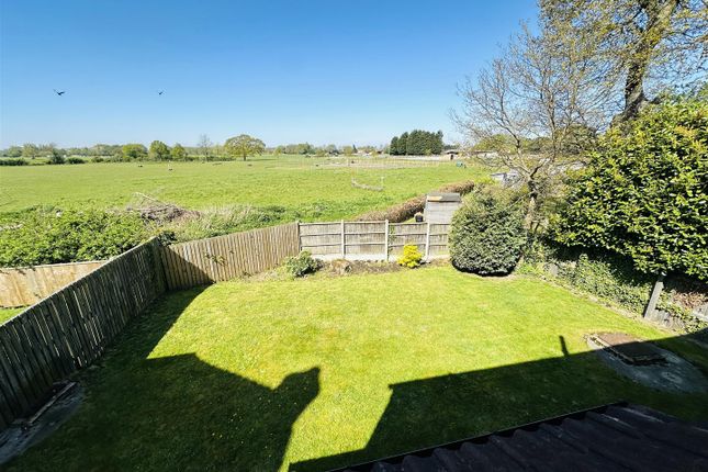 28, Park Avenue, Selby photo 2