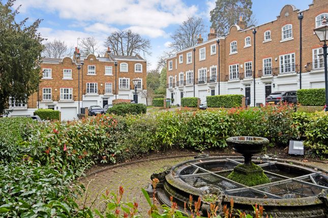 Town house for sale in Vale Road, Weybridge