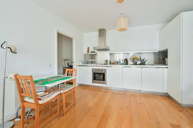 Flat to rent in Steedman Street, Elephant And Castle, London