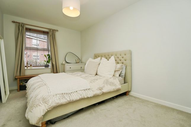 Flat 1, 64, St. Mawgan Street Kingsway, Gloucester photo 4