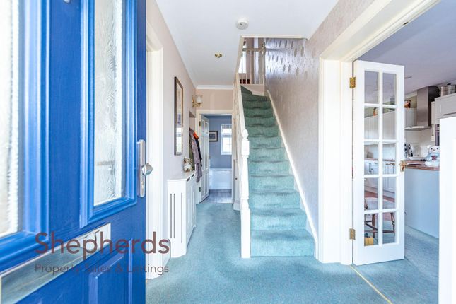 59, Stortford Road, Hoddesdon photo 2