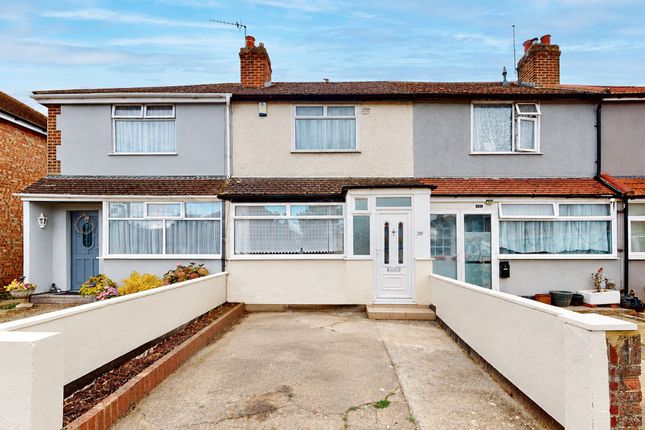 3-bed terraced on 39 Woodstock Gardens, Hayes, £479,950