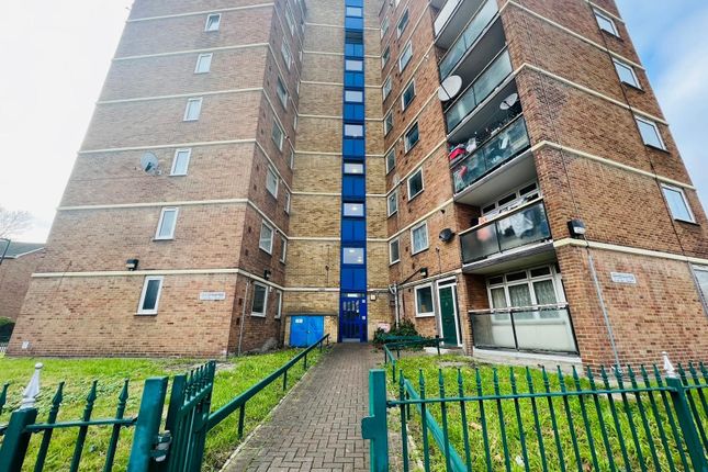 Thumbnail Flat to rent in Manor Farm Court, Holloway Road, London