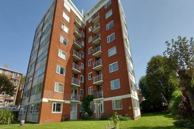 Thumbnail Flat to rent in Cromwell Court, Hove