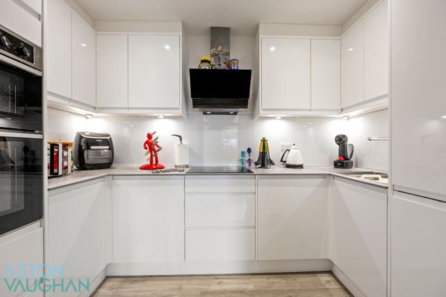 4 Cavendish Court, St. Georges Road, East Sussex photo 4