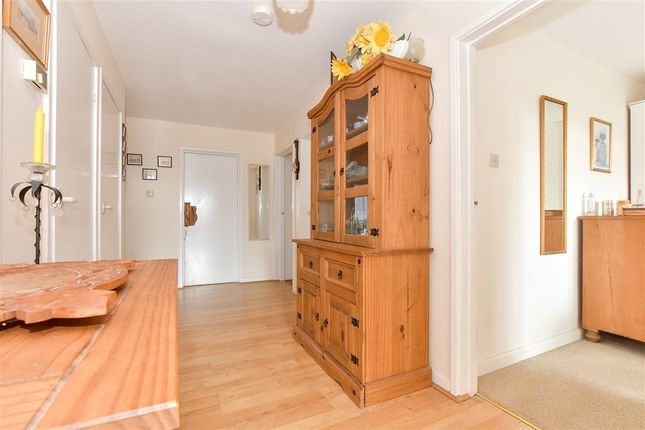 4-bed other on Highview, Freshwater, £340,000