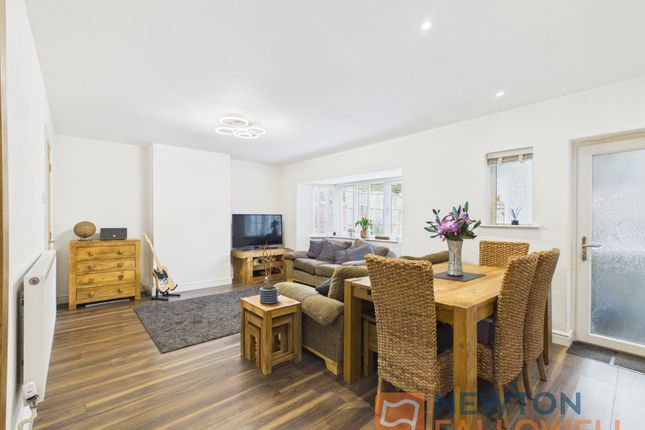 15 Lancaster Place, Walsall photo 2