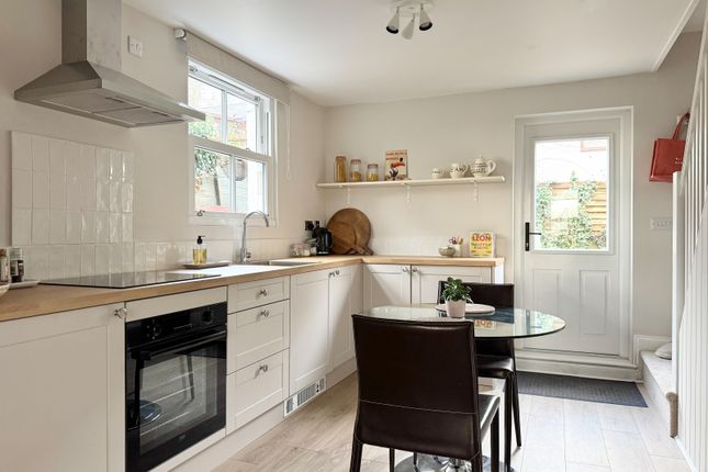 15, Church Road, Ivinghoe photo 3