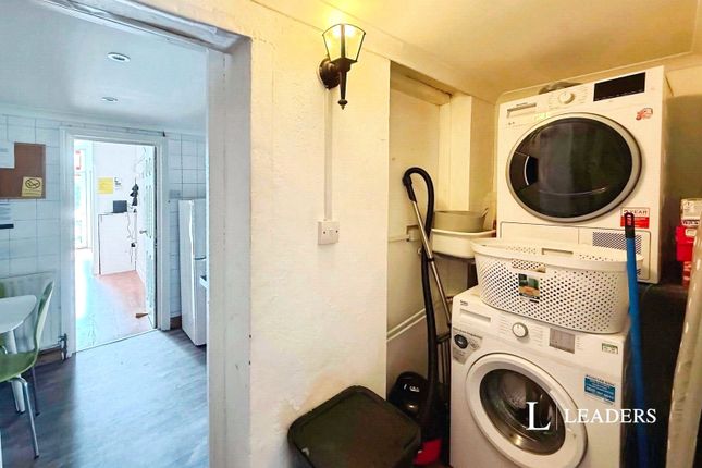 Room 3, 40, Henville Road, 40 Henville Road photo 5