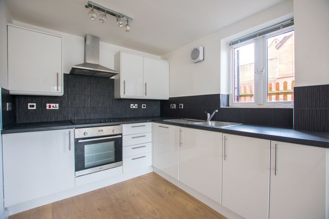 Flat to rent in Upper Chase Road, Malvern