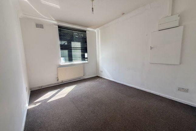 47, Dalford Court, Telford photo 4