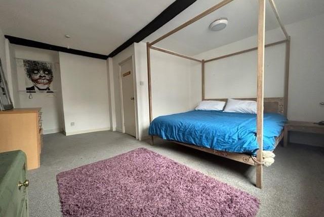 Room 2, 28 North Street, Ashford photo 2