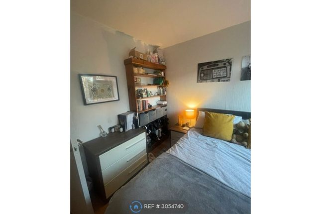 Flat, Gurney House Goldsmiths Row, London photo 5