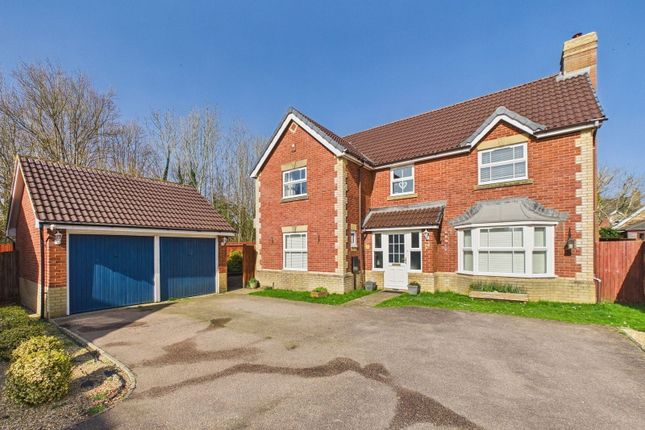 4-bed house on 23, Hazel Close, Horsham, £775,000