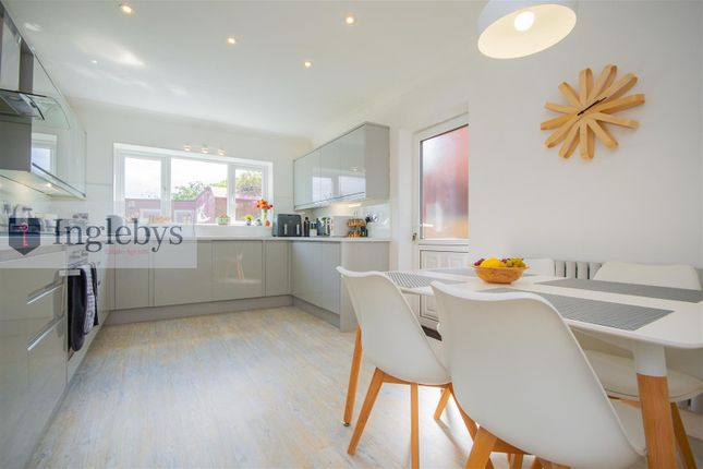 32, Carvers Court, Brotton photo 4