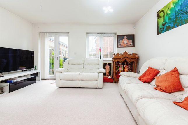 End terrace house for sale in Challney Gardens, Luton