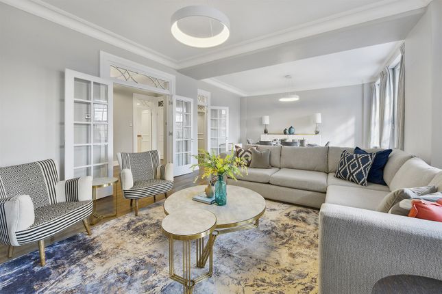Flat 25, 25 Grosvenor Square, 37 Grosvenor Square, London photo 2