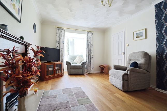 11, Clos Tawe, Barry photo 2