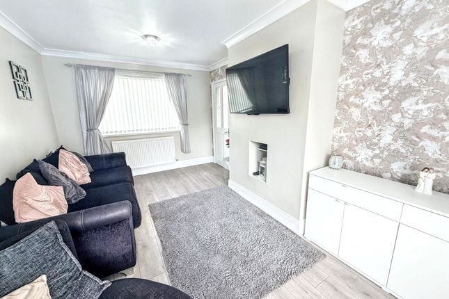 28, Hale Rise, Peterlee photo 4