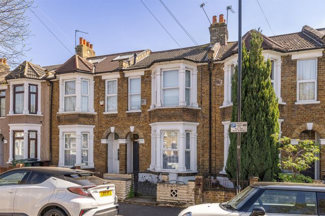 2-bed flat on 48a, Malta Road, Leyton, £350,000