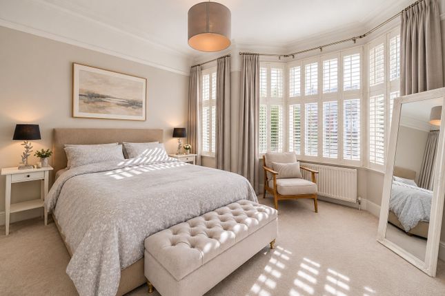 92, Elborough Street, London photo 4