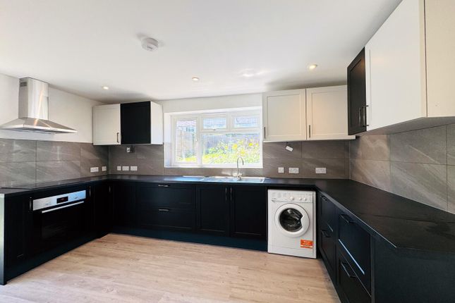 21, Fisher Close, Crawley photo 5