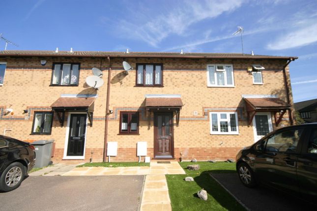 Terraced house to rent in Dovedale, Luton LU2