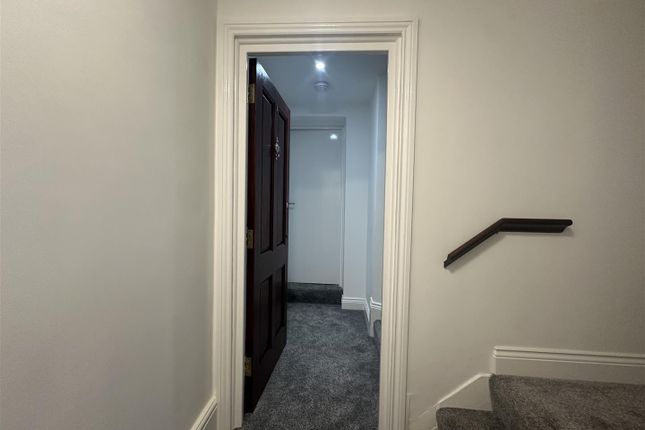 Flat, 76A, Queens Road, Hertfordshire photo 5