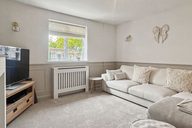 Ave-An-Rose, Highfield Avenue, High Wycombe photo 2