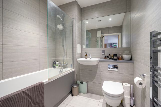 Flat 10,, 72, Cambridge Road, London photo 4