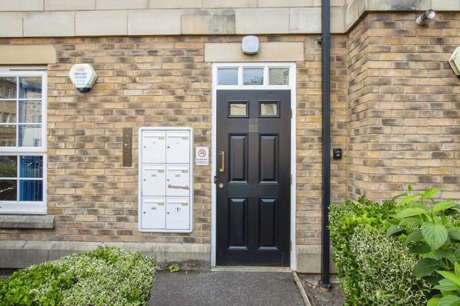 2 Elm Apartments,, Chaloner Grove, West Yorkshire photo 3
