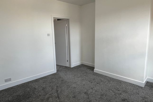 17, Barnsley photo 4