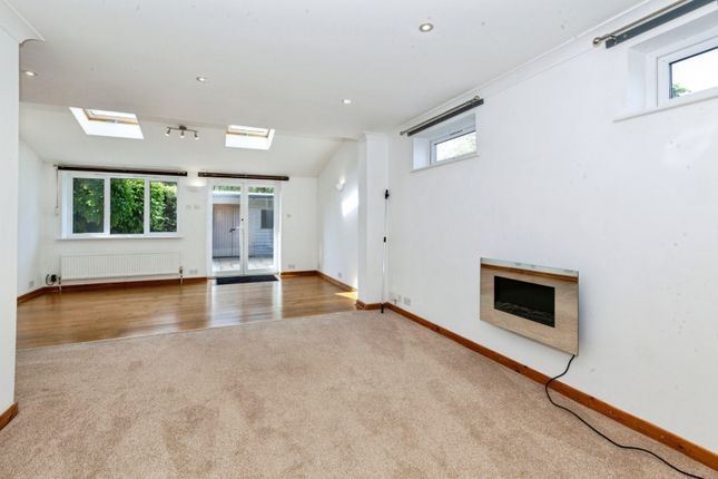 36, Eliot Drive, Marlow photo 2