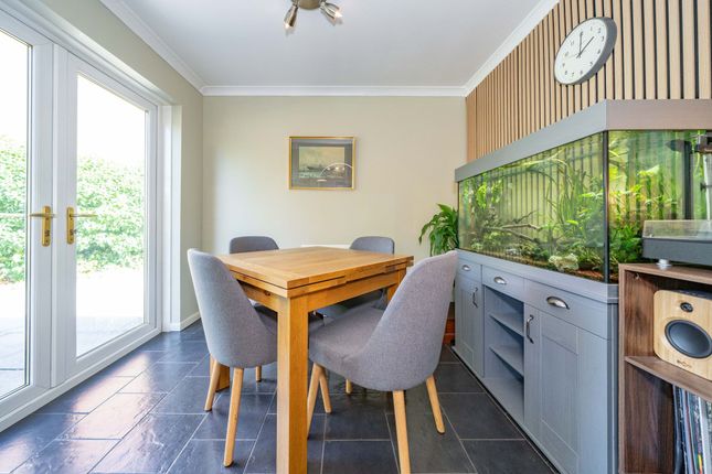 22 Nicol Place, Broxburn photo 4