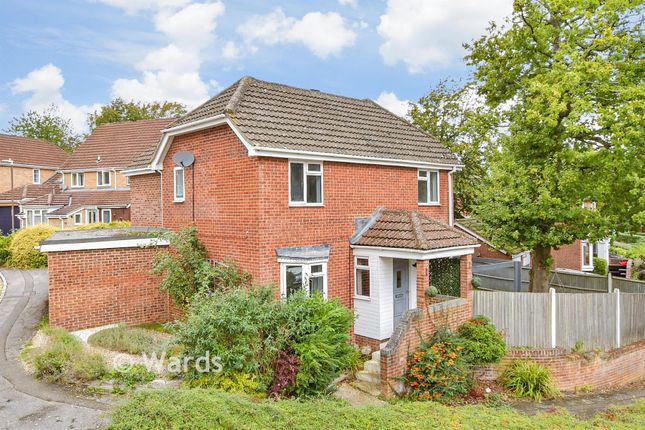 12, Olivine Close, Chatham photo 2