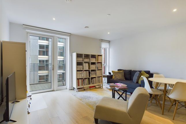 Thumbnail Property to rent in Deacon Street, London
