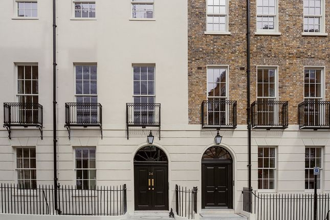 Flat 7, 36, Hertford Street, London photo 3