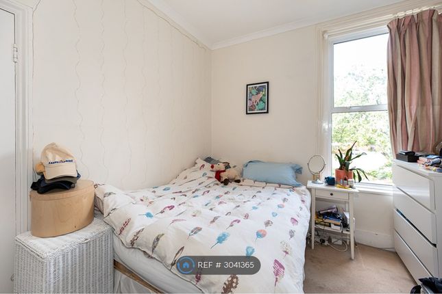 Searles Road, London photo 3