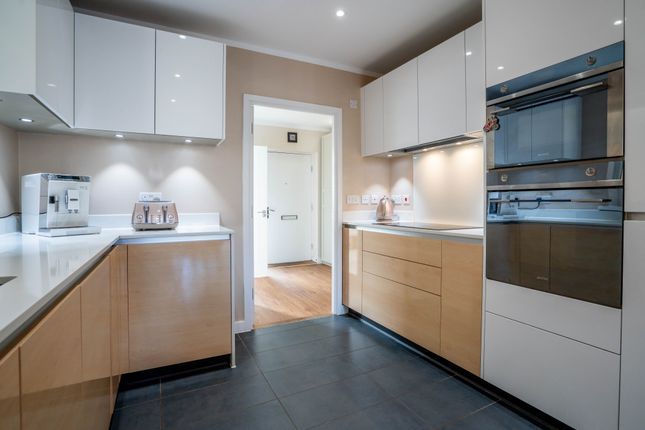 Huntingdon Drive, Romford photo 3