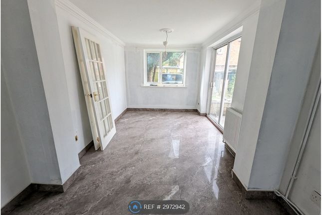 Wellington Drive, Bracknell photo 5
