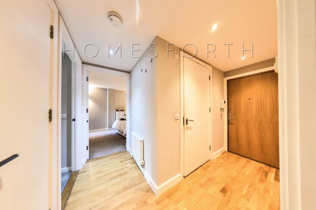 Flat for sale in Enfield Road, Dalston