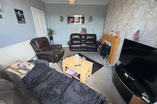 560, Thornton Road, Bradford photo 2