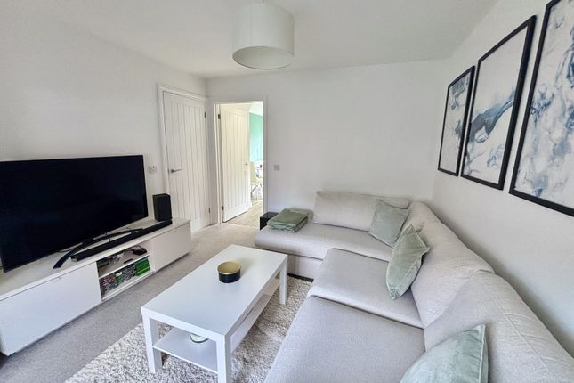 32, Clos Gelli  Wen, Swansea photo 3